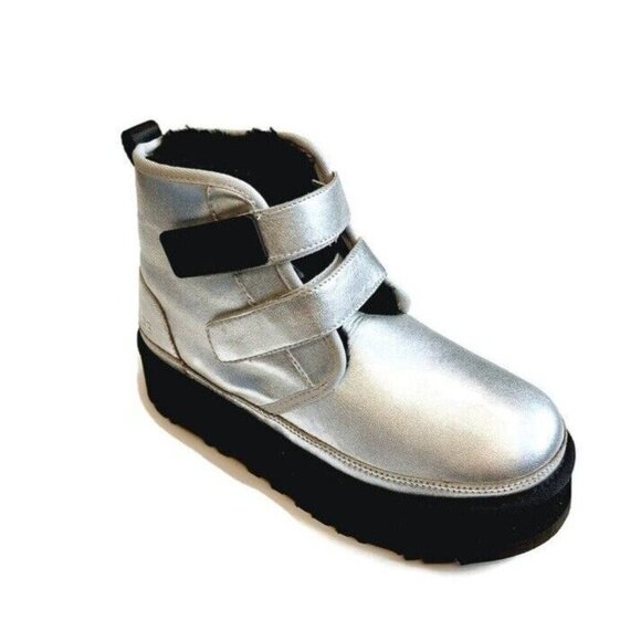 UGG Neumel Platform Leather Chukka Boots Womens Sz 7 Big Kids 6 Silver Metallic - Picture 1 of 8